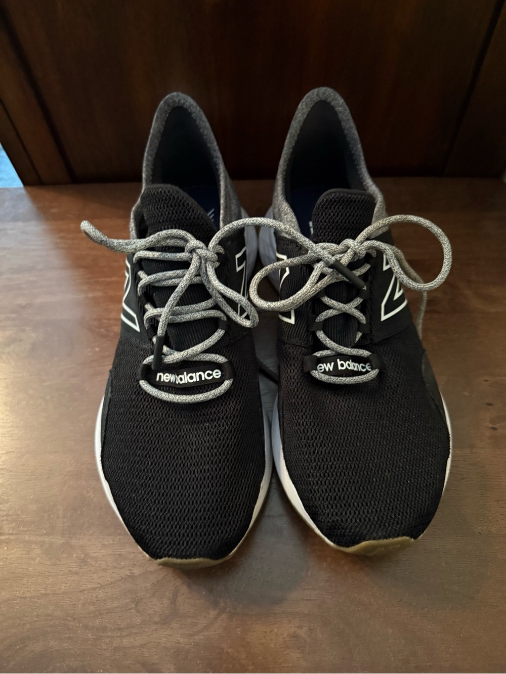 New Balance Men's Black and Gray Lightweight Running Sneakers